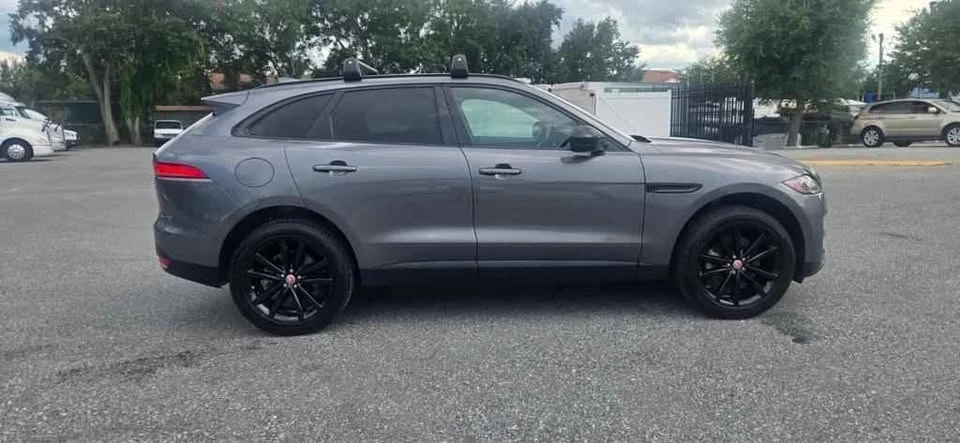 2017 Jaguar F-Pace - Image 3 of 18