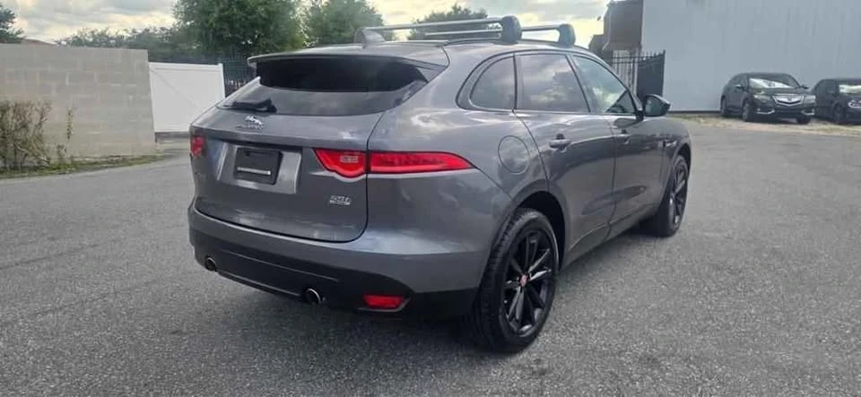 2017 Jaguar F-Pace - Image 4 of 18