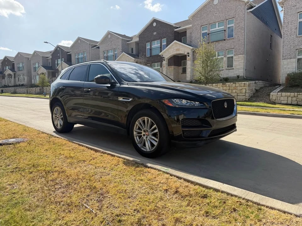 2017 Jaguar F-Pace - Image 8 of 12