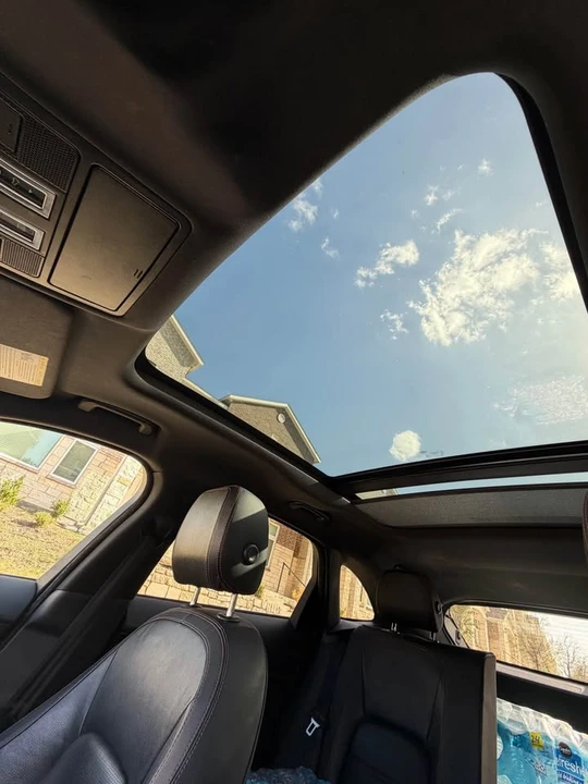 2017 Jaguar F-Pace - Image 11 of 12