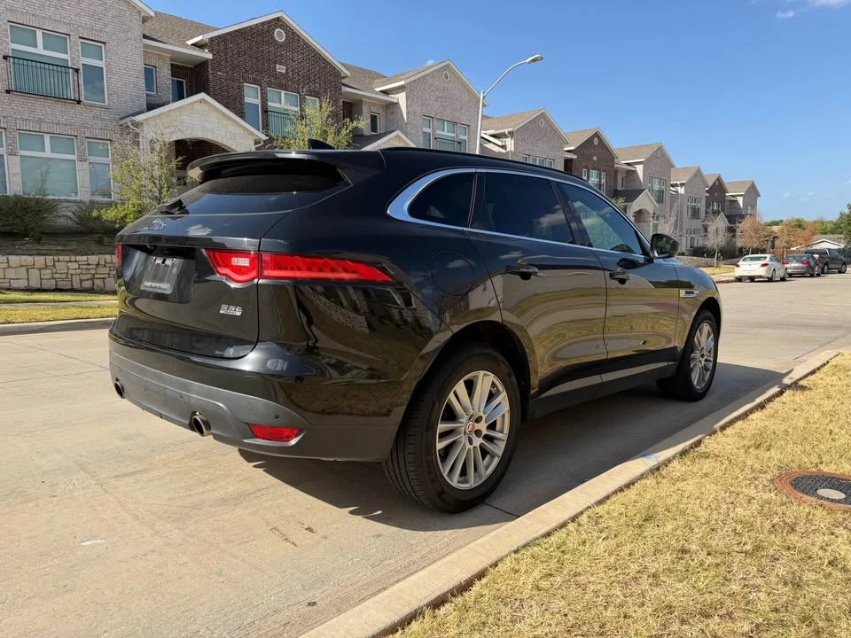 2017 Jaguar F-Pace - Image 7 of 12