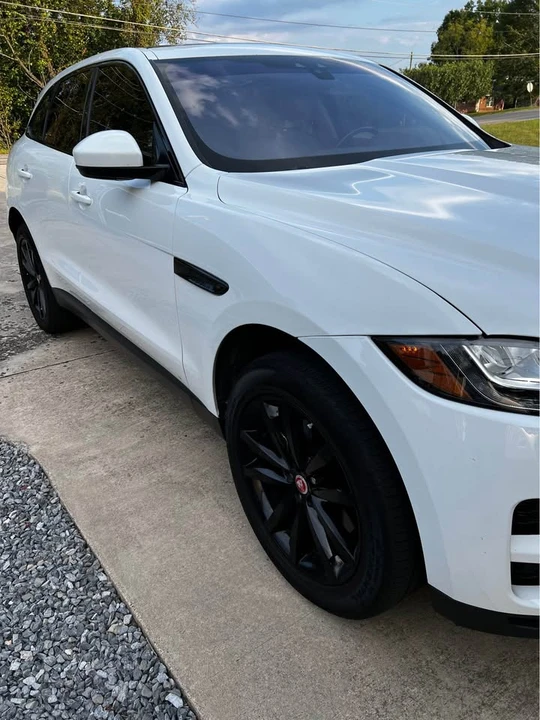 2017 Jaguar F-Pace - Image 3 of 9