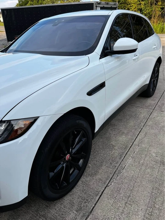 2017 Jaguar F-Pace - Image 2 of 9