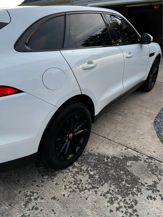 2017 Jaguar F-Pace - Image 4 of 9