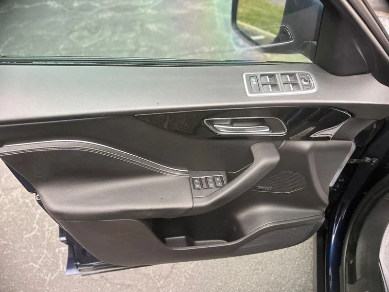 2017 Jaguar F-Pace - Image 11 of 18