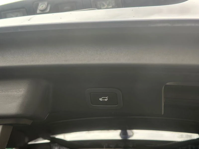 2017 Jaguar F-Pace - Image 14 of 18