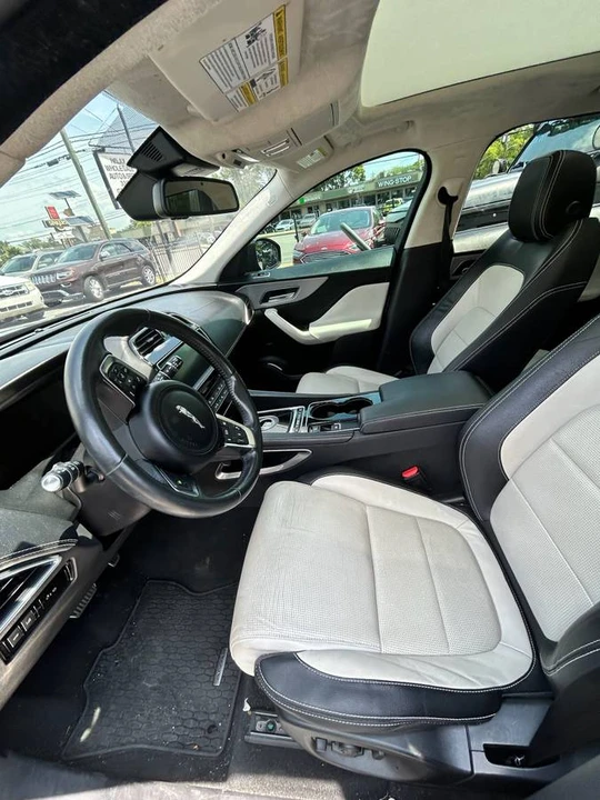 2017 Jaguar F-Pace - Image 3 of 12