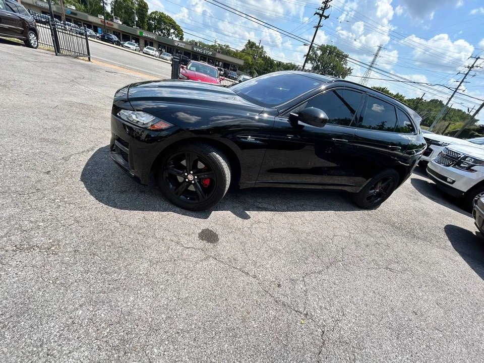 2017 Jaguar F-Pace - Image 2 of 12