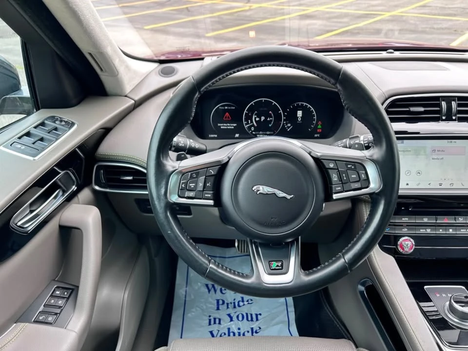 2017 Jaguar F-Pace - Image 10 of 12