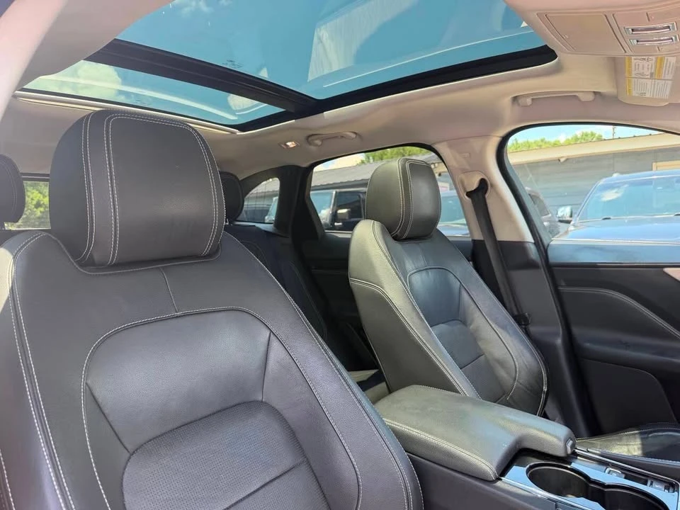 2017 Jaguar F-Pace - Image 18 of 20