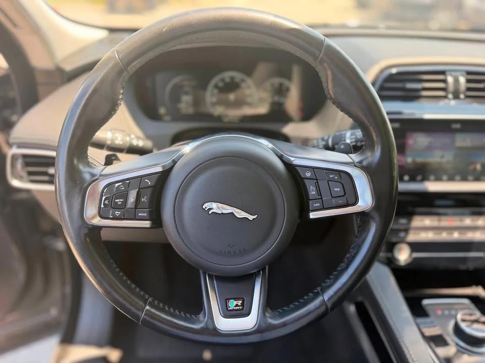 2017 Jaguar F-Pace - Image 10 of 20