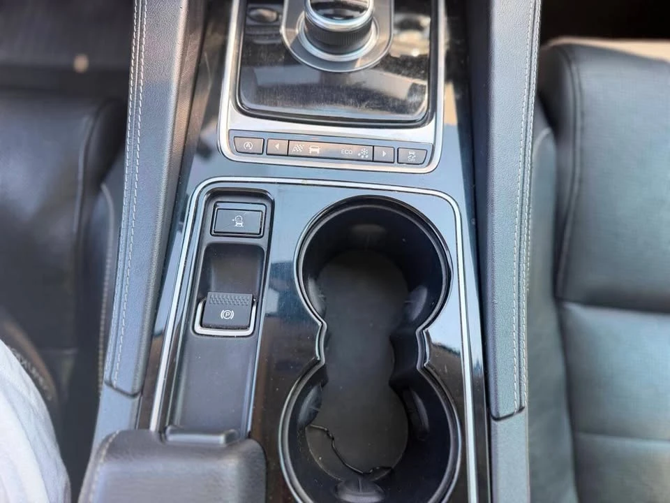2017 Jaguar F-Pace - Image 14 of 20