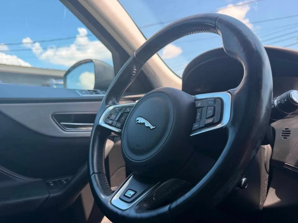 2017 Jaguar F-Pace - Image 19 of 20
