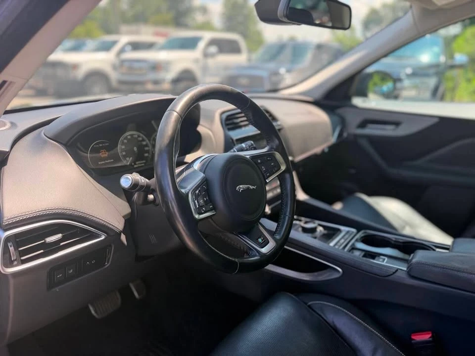 2017 Jaguar F-Pace - Image 9 of 20