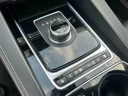 2017 Jaguar F-Pace - Image 14 of 15