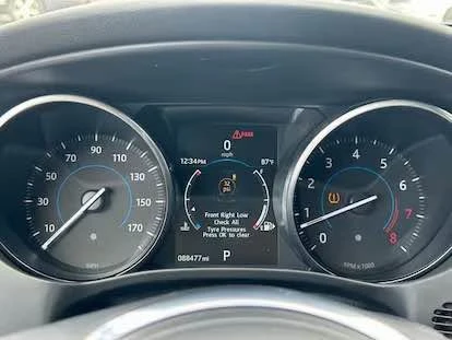 2017 Jaguar F-Pace - Image 12 of 15