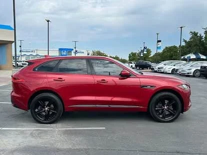 2017 Jaguar F-Pace - Image 2 of 15