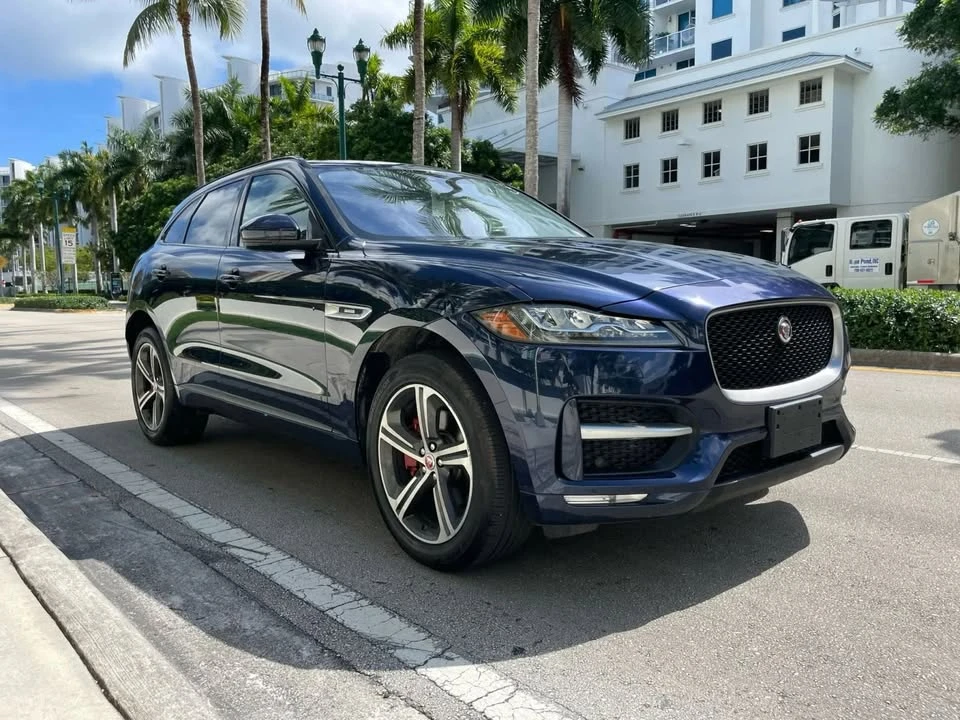 2017 Jaguar F-Pace - Image 2 of 20