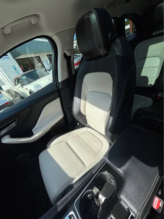 2017 Jaguar F-Pace - Image 16 of 20