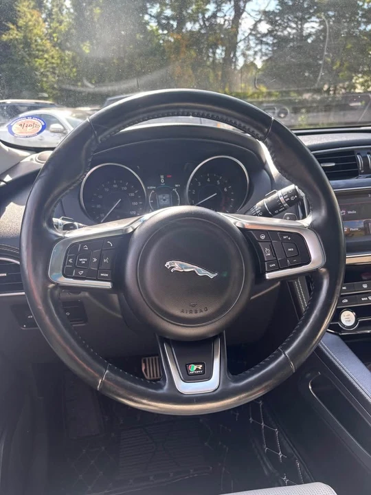 2017 Jaguar F-Pace - Image 12 of 20