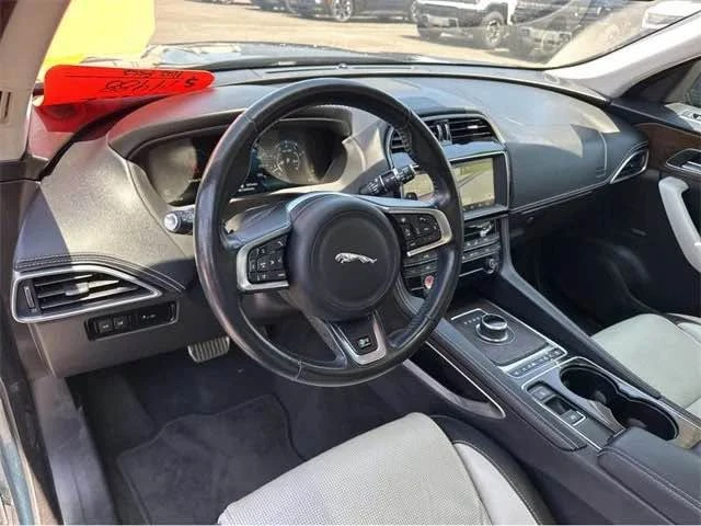 2017 Jaguar F-Pace - Image 4 of 6
