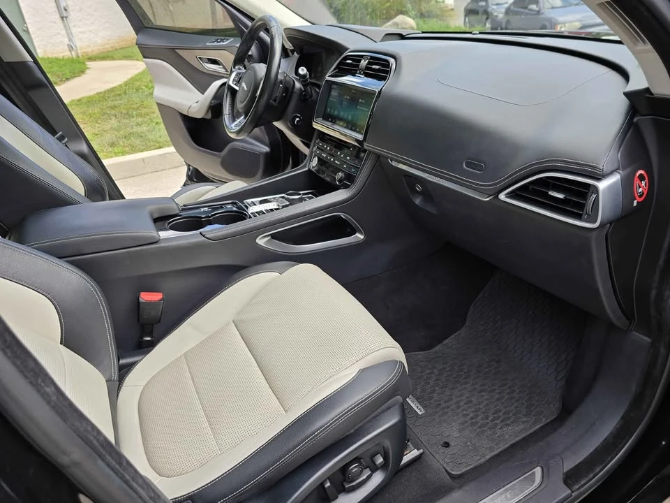 2017 Jaguar F-Pace - Image 16 of 20