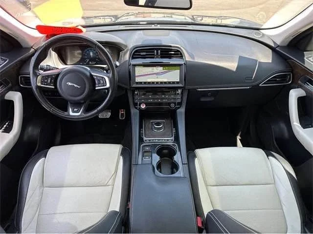 2017 Jaguar F-Pace - Image 5 of 6