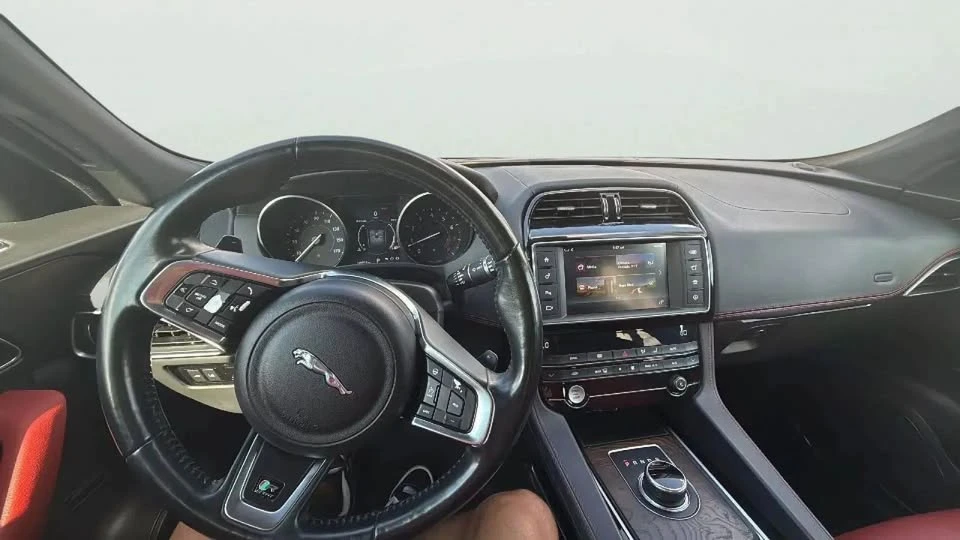 2017 Jaguar F-Pace - Image 12 of 14