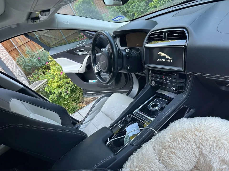 2017 Jaguar F-Pace - Image 4 of 11