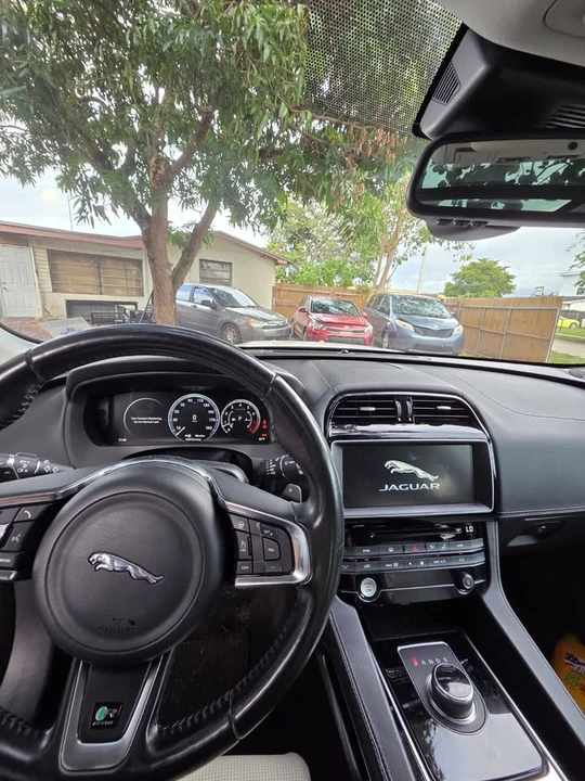 2017 Jaguar F-Pace - Image 17 of 19
