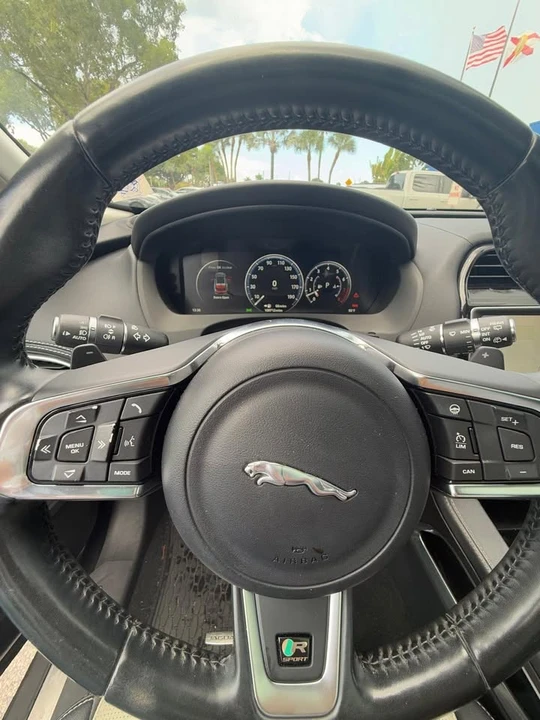2017 Jaguar F-Pace - Image 7 of 19