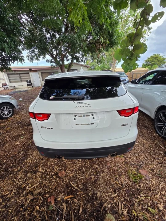 2017 Jaguar F-Pace - Image 16 of 19