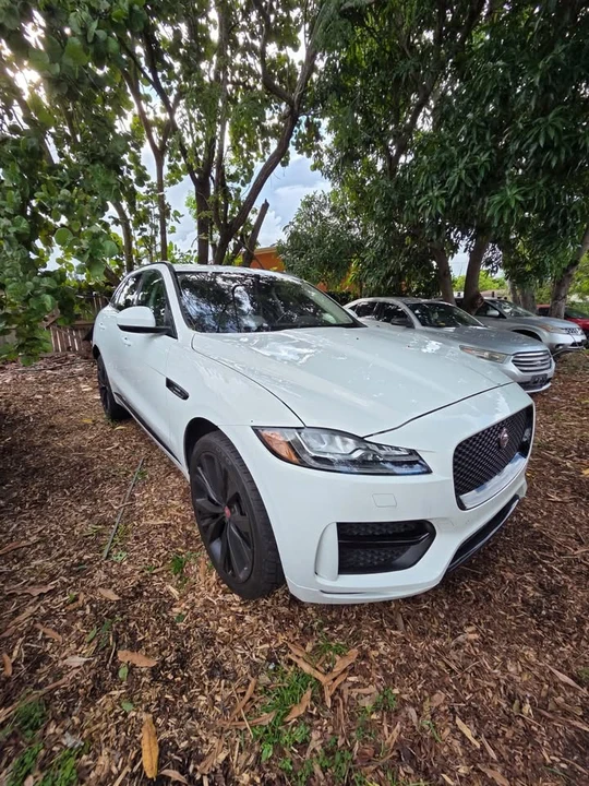 2017 Jaguar F-Pace - Image 3 of 19