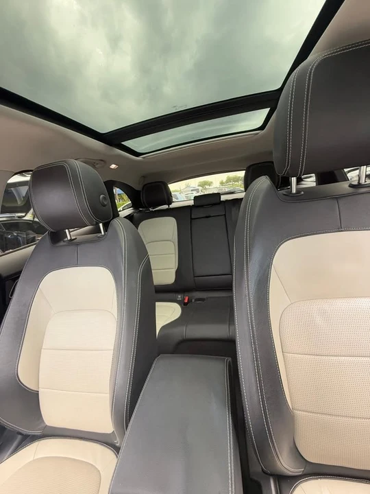 2017 Jaguar F-Pace - Image 8 of 19