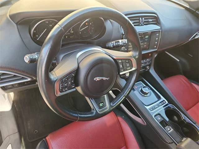 2017 Jaguar F-Pace - Image 8 of 15