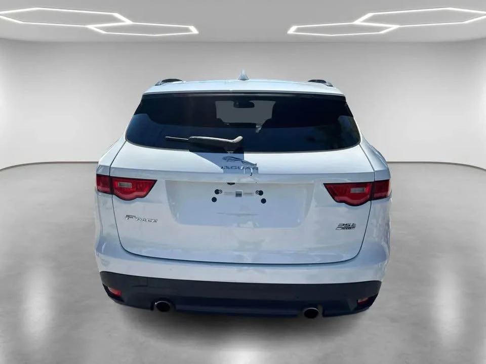 2017 Jaguar F-Pace - Image 8 of 15