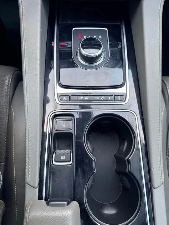 2017 Jaguar F-Pace - Image 10 of 18
