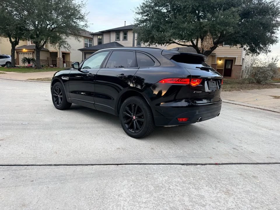 2017 Jaguar F-Pace - Image 3 of 18