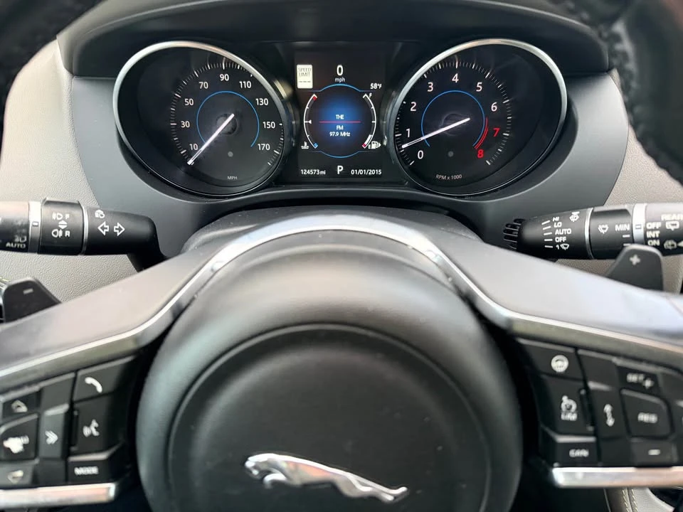 2017 Jaguar F-Pace - Image 7 of 18