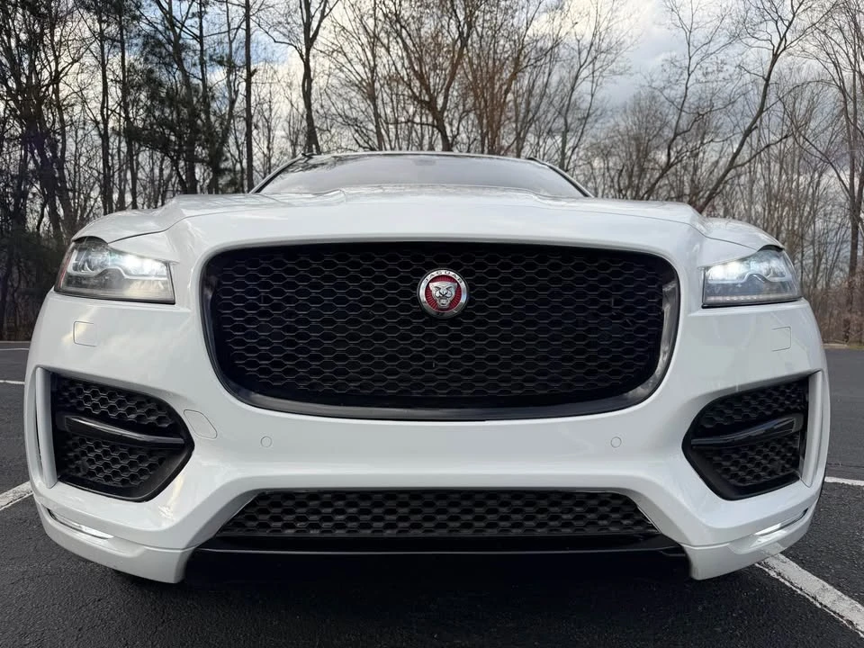 2017 Jaguar F-Pace - Image 2 of 19
