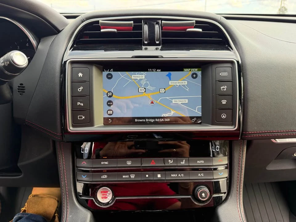 2017 Jaguar F-Pace - Image 15 of 19