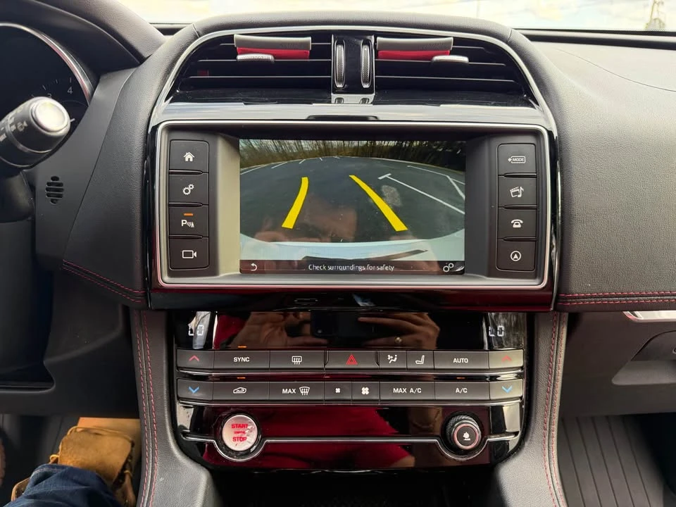 2017 Jaguar F-Pace - Image 16 of 19