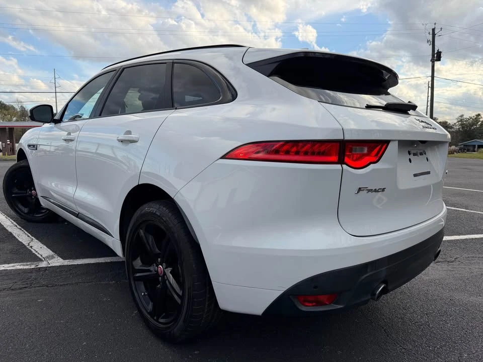 2017 Jaguar F-Pace - Image 5 of 19