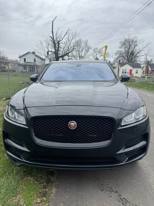 2017 Jaguar F-Pace - Image 8 of 11