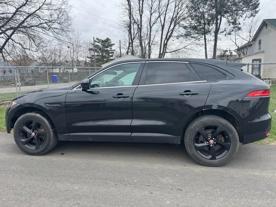 2017 Jaguar F-Pace - Image 5 of 11