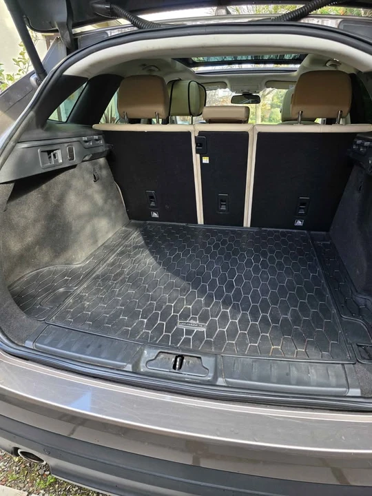 2017 Jaguar F-Pace - Image 7 of 8