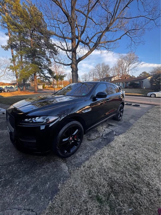 2017 Jaguar F-Pace - Image 10 of 12