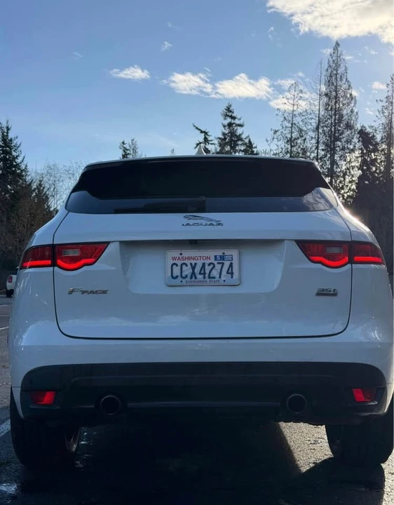 2017 Jaguar F-Pace - Image 7 of 12