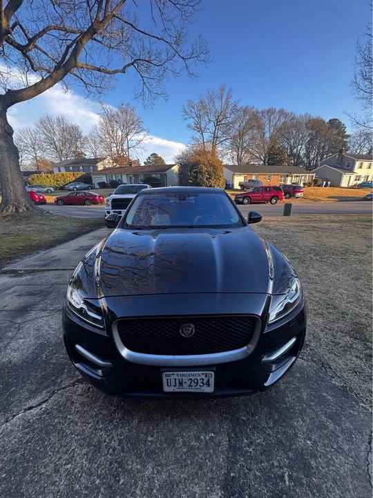 2017 Jaguar F-Pace - Image 11 of 12