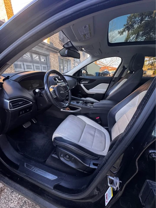 2017 Jaguar F-Pace - Image 5 of 12